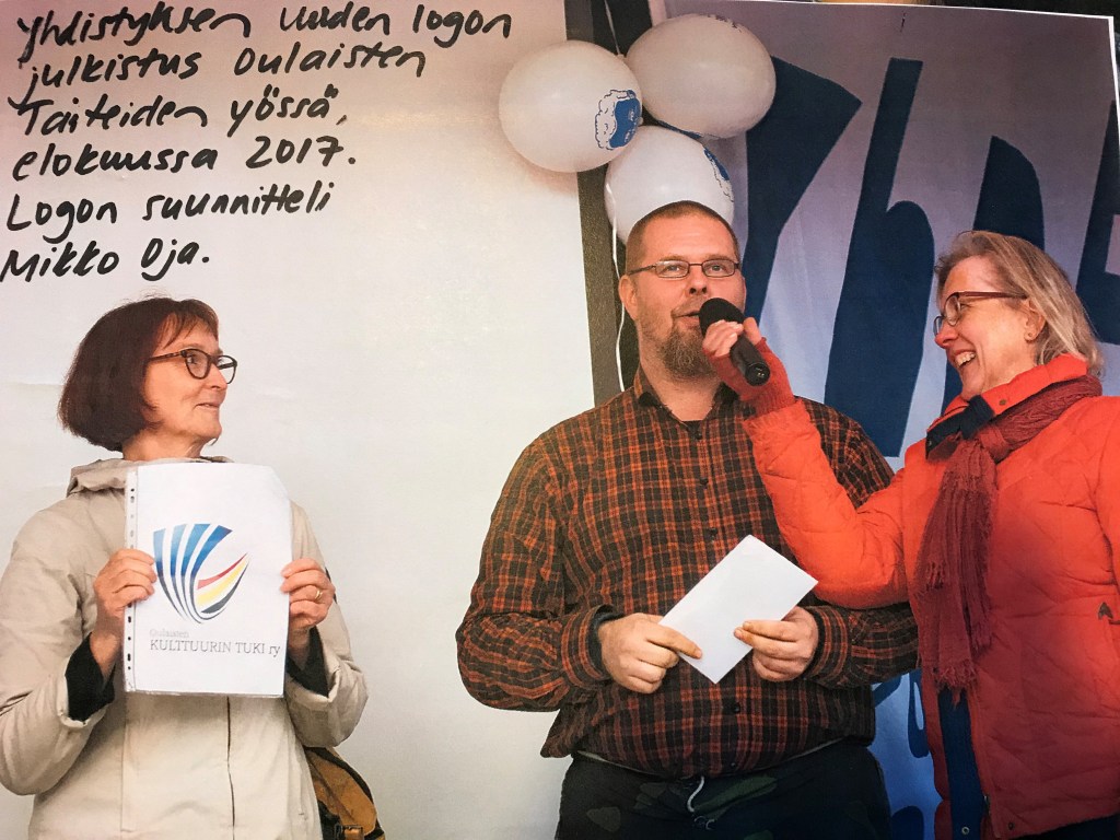 Logokilpailun voittajan julkistaminen Taiteiden yössä elokuussa 2017